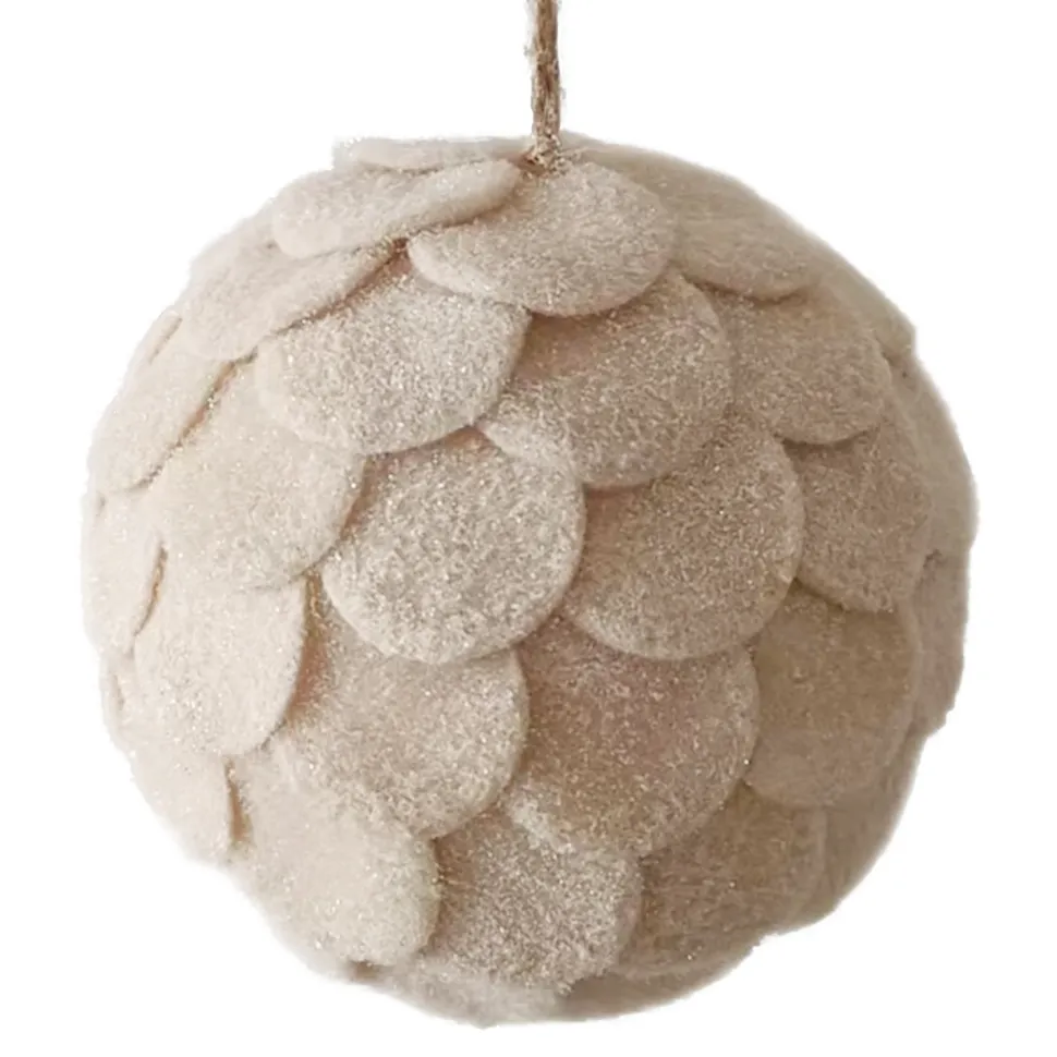 BALL FABRIC FELT SCALLOP 6″ CREAM